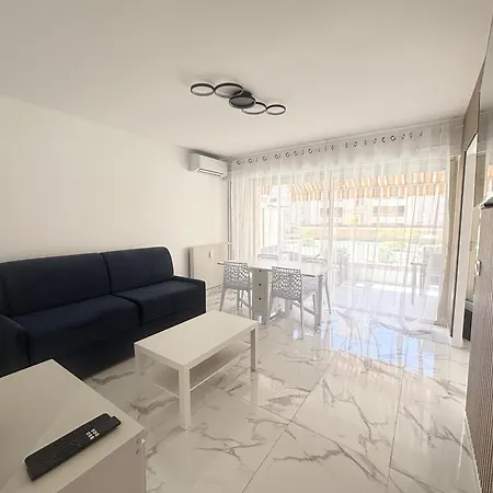 Eden Apartment *